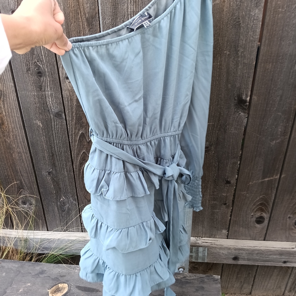 One shoulder dress